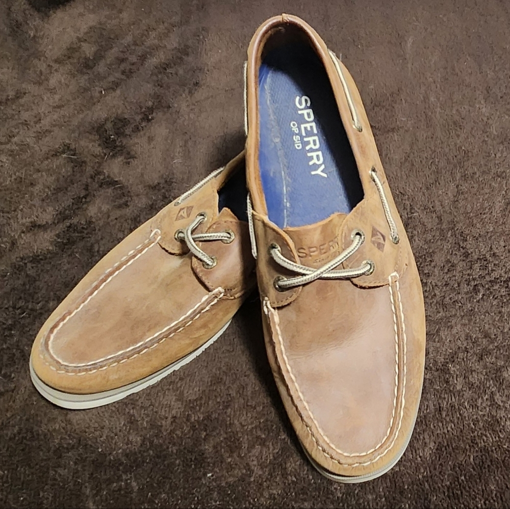 Sperry topsiders